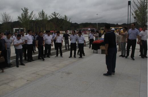 喜迎十九大，身邊看變化——我市干部賢內(nèi)助、鄉(xiāng)鎮(zhèn)街道負(fù)責(zé)人參觀高鐵商務(wù)區(qū)