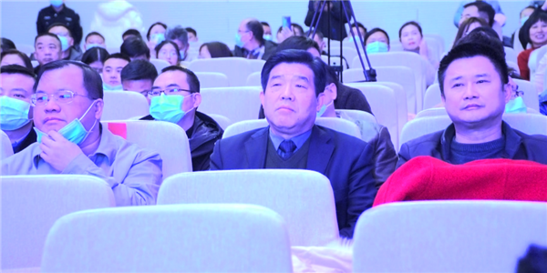 昌南新區(qū)、城投集團(tuán)舉行慶祝2021年元旦文藝匯演