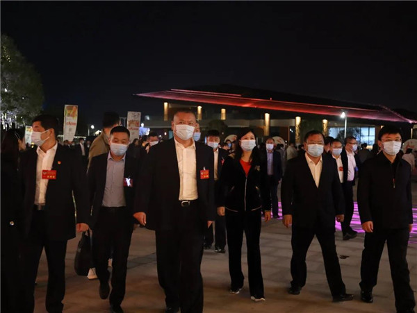 人大代表、政協(xié)委員打卡《china》