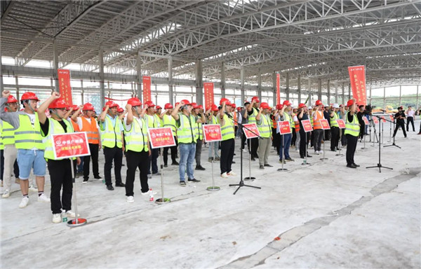 決戰(zhàn)三十天收官 昌南新區(qū)、城投集團舉行透光陶瓷項目誓師大會