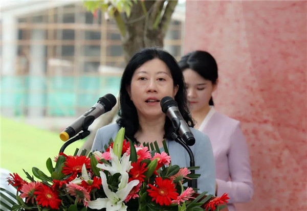 中國美術(shù)學(xué)院景德鎮(zhèn)藝創(chuàng)中心啟幕展暨揭牌儀式舉行——金一斌吳雋出席并共同揭牌