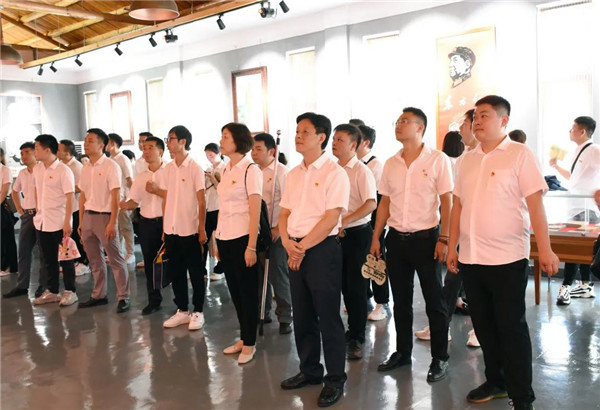 城投集團(tuán)黨員青年赴港口村紅色基地開展黨史教育實(shí)踐活動