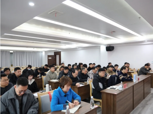 市城投集團召開違規(guī)套取資金問題專項整治暨國有、集體資產(chǎn)違規(guī)轉(zhuǎn)租問題專項治理工作推進會